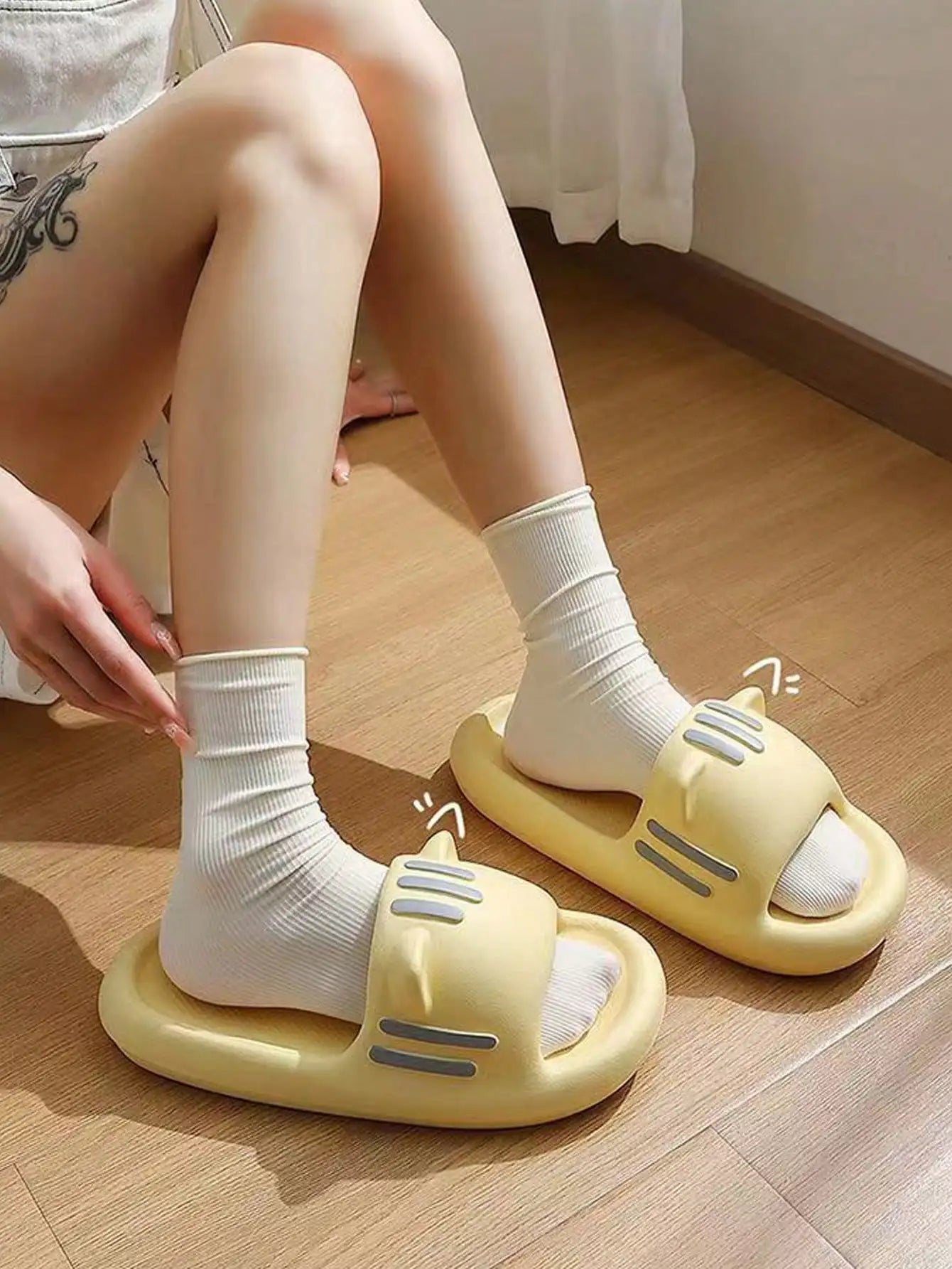 Lovely Cat Ears Decorative Sandal Indoor and Outdoor Non-Slip Cold Elasticity Sandals with Thick, Wear-Resistant Soles
